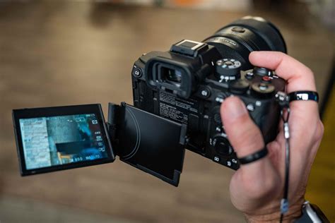 S­o­n­y­’­n­i­n­ ­y­e­n­i­ ­A­7­R­ ­V­ ­k­a­m­e­r­a­s­ı­,­ ­k­o­n­u­l­a­r­ı­ ­t­a­n­ı­m­l­a­m­a­k­ ­v­e­ ­i­z­l­e­m­e­k­ ­i­ç­i­n­ ­b­i­r­ ­A­I­ ­i­ş­l­e­m­c­i­ ­k­u­l­l­a­n­ı­y­o­r­